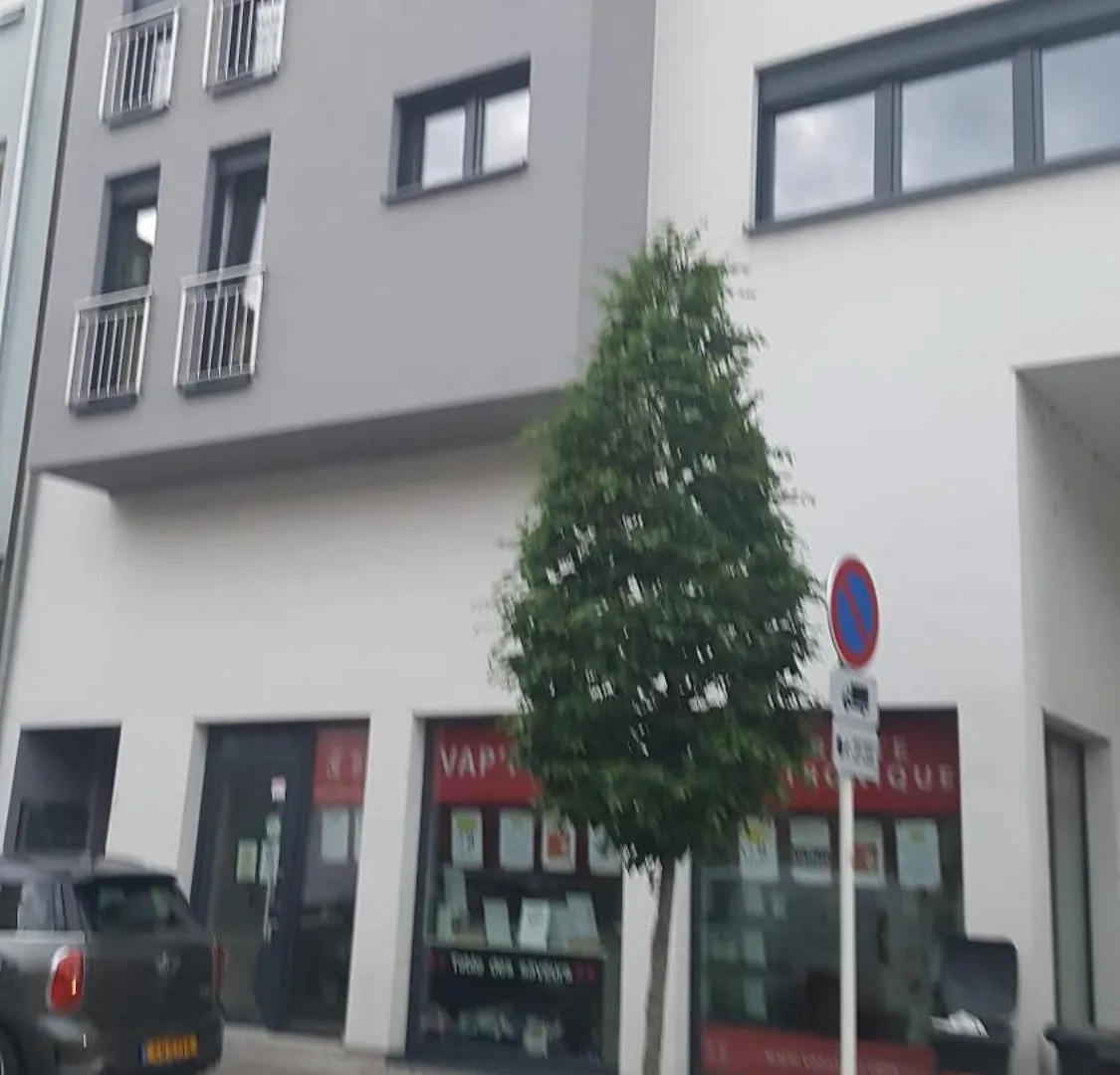 Elegant Room - Steps From Luxembourg Train Station 0*,